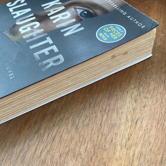 3 for $20 / Girl, Forgotten: A Novel by Karin Slaughter - Picture 4 of 4